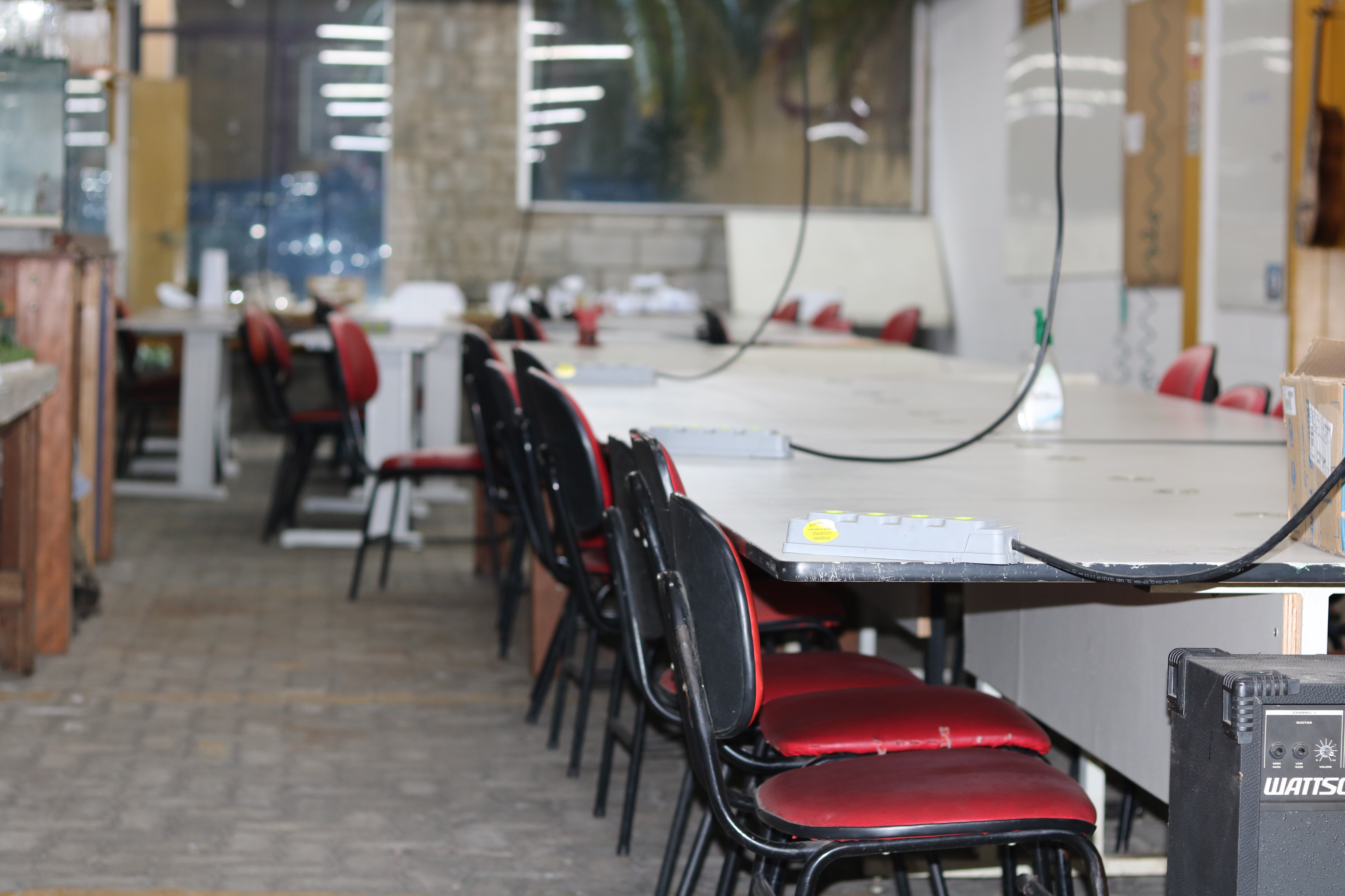 Bancadas e modelos no espaço de projetos